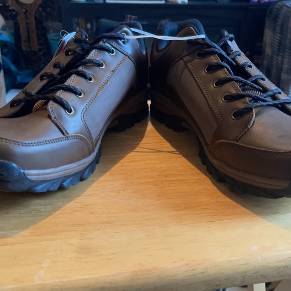 Brand new men’s London Fog hiking boots. - Picture 10 of 13